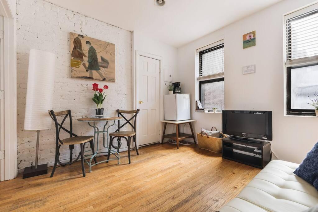 East Village Townhouse New York City Exterior photo