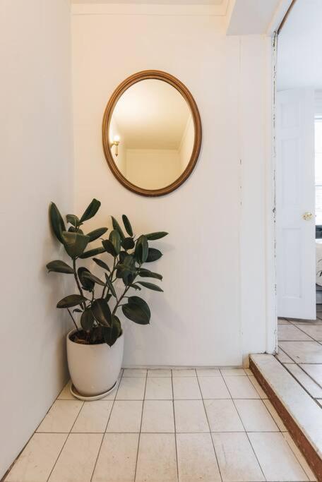East Village Townhouse New York City Exterior photo