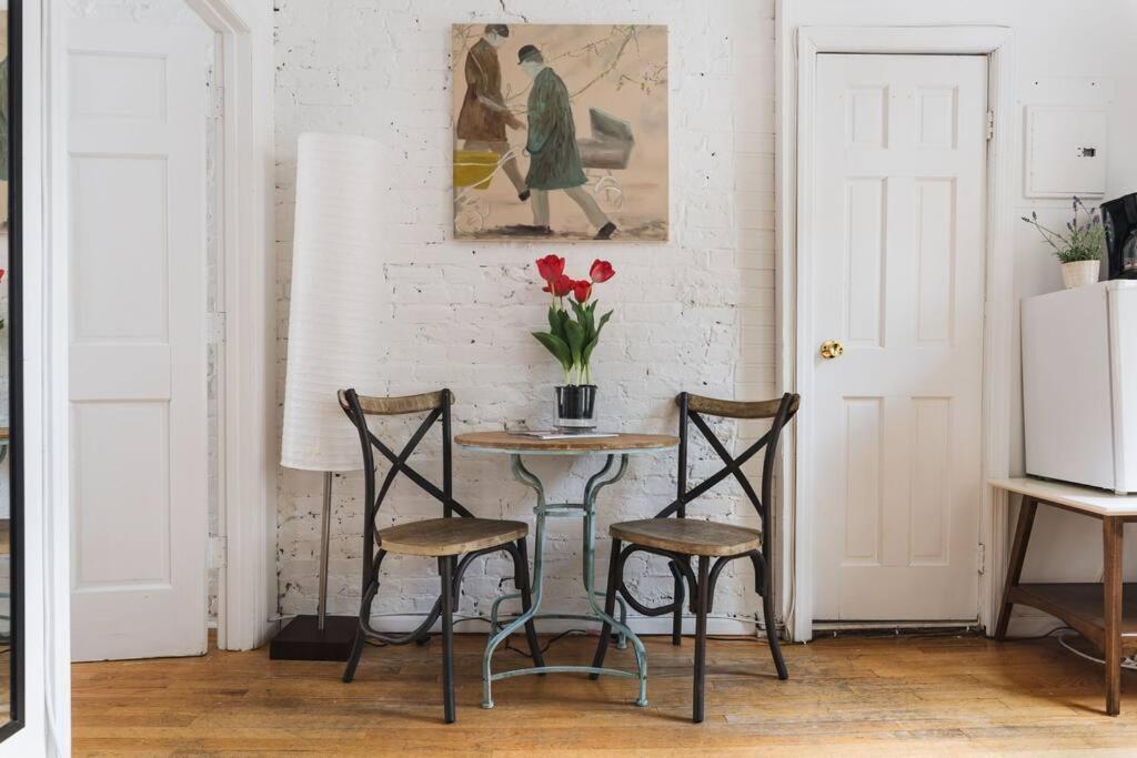 East Village Townhouse New York City Exterior photo